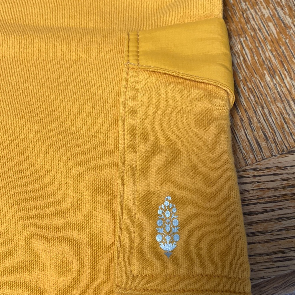 Free People M NWOT Marigold cropped pockets wide leg joggers - Picture 4 of 7